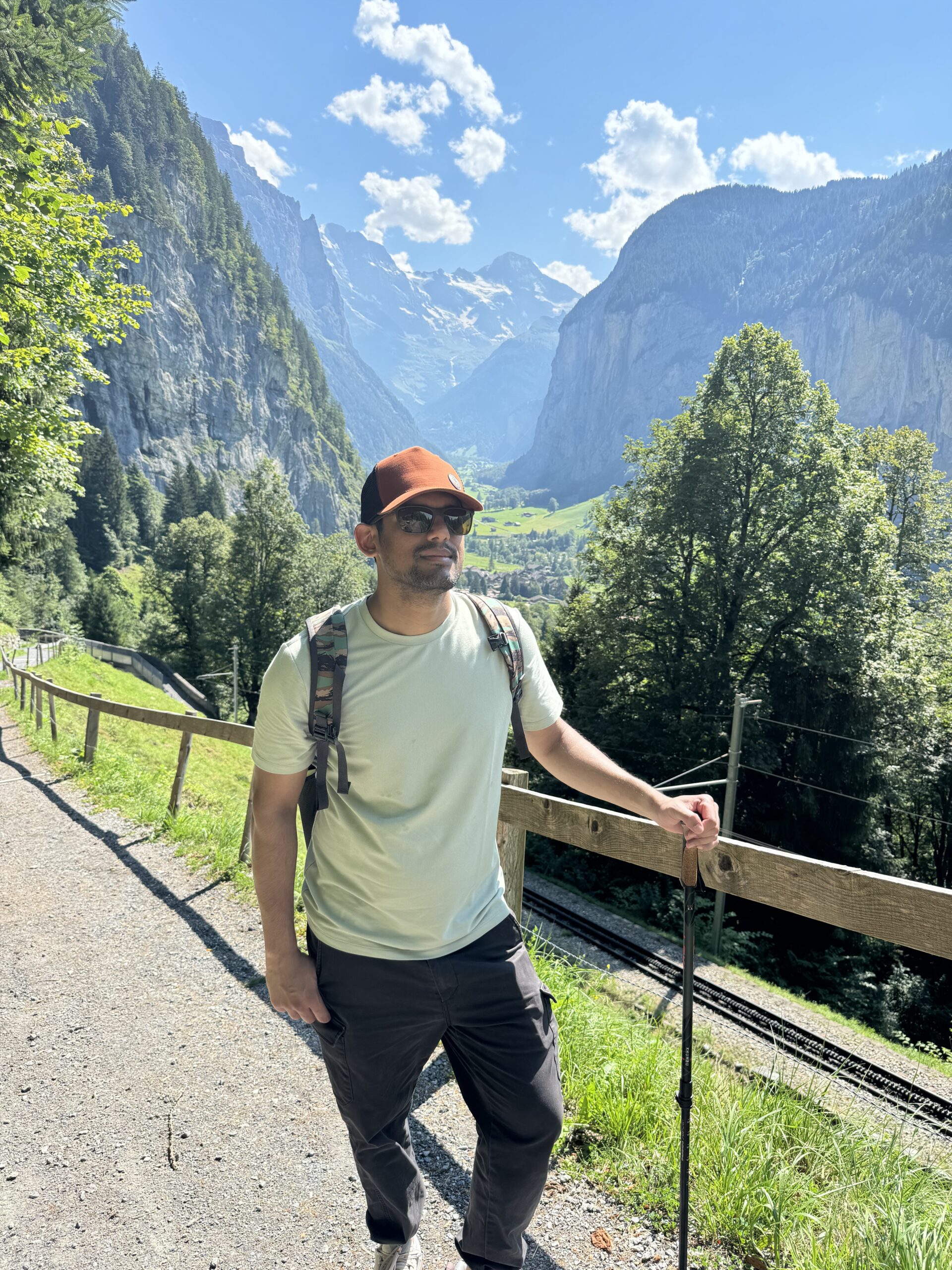 Steep forest descent on the Wengen to Lauterbrunnen hike