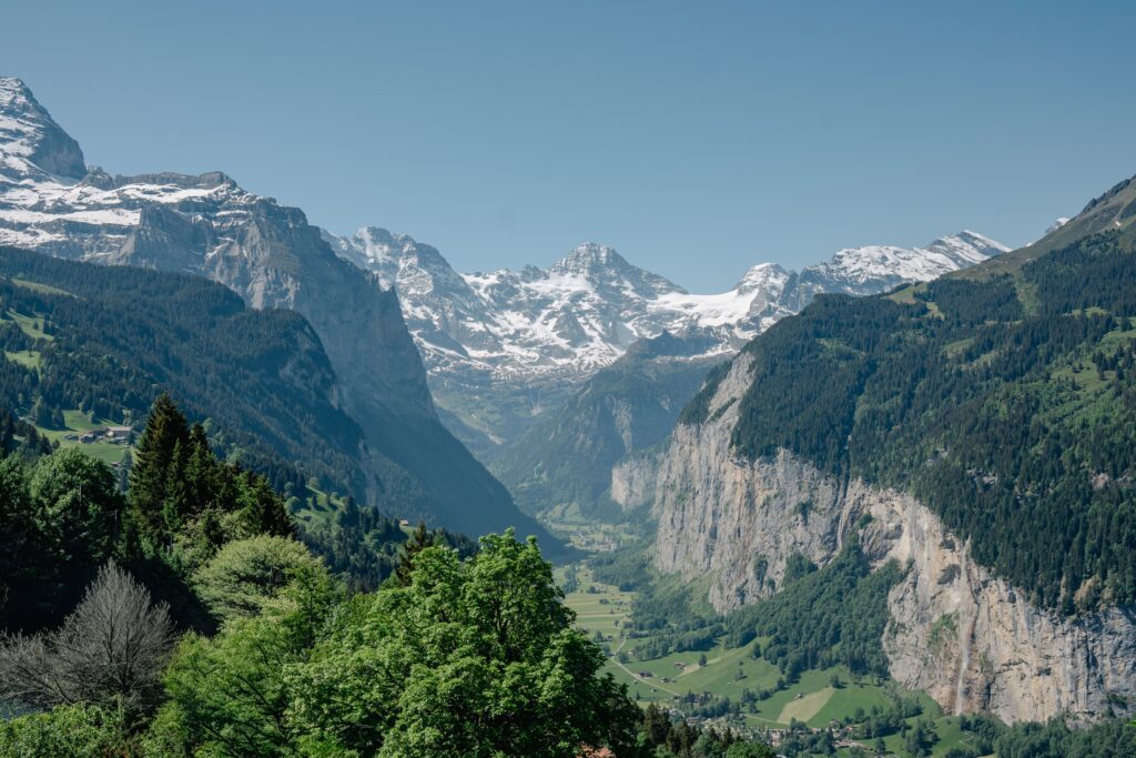 Wengen vs Mürren vs Gimmelwald: Where to Stay in the Lauterbrunnen Valley